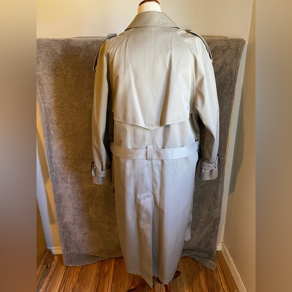 Ralph Lauren Men’s Classic Trench Coat – Size 44L with Belt and Epaulettes - Picture 2 of 9